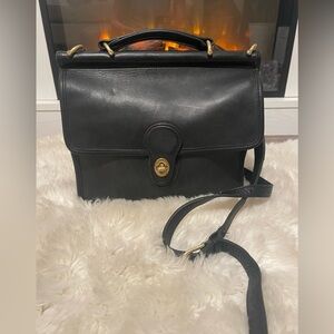 Vtg Coach Willis Leather Purse 9927. Black/brass. Made in Turkey